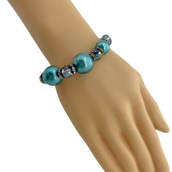 Teal Blue Beaded Magnetic 7 inch Handmade Bracelet - Picture 3 of 4